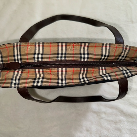 100% Authentic Burberrys Tote Bag - Picture 5 of 7